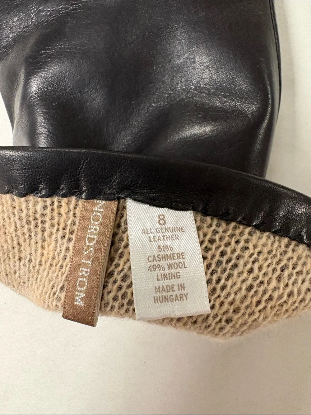 Nordstrom Womens Black Cashmere Lined Leather Wrist Gloves Size 8 New
